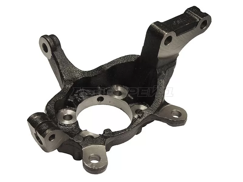 Кулак поворотный NISSAN TIIDA /SENTRA /NV200 /LEAF 12- /JUKE 10- LH (SAT: ST-40015-1KA1A)